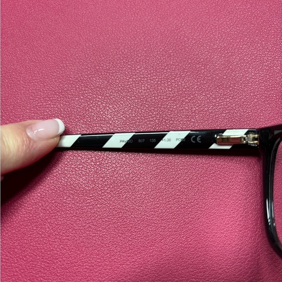 Kate Spade Stylish Black Reading Glasses with Case - Picture 8 of 8